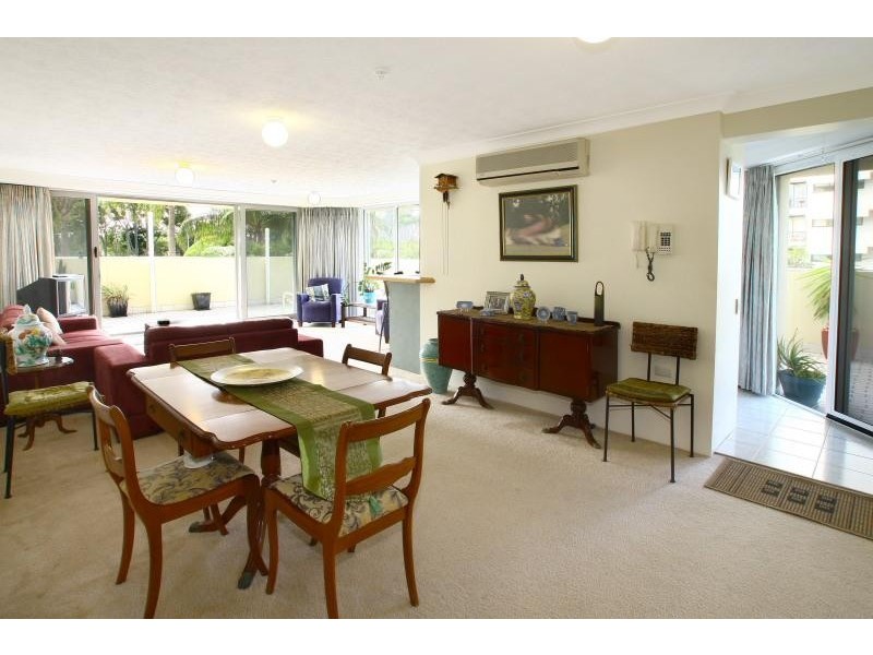 4/56 Hooker Boulevard, Mermaid Waters QLD 4218