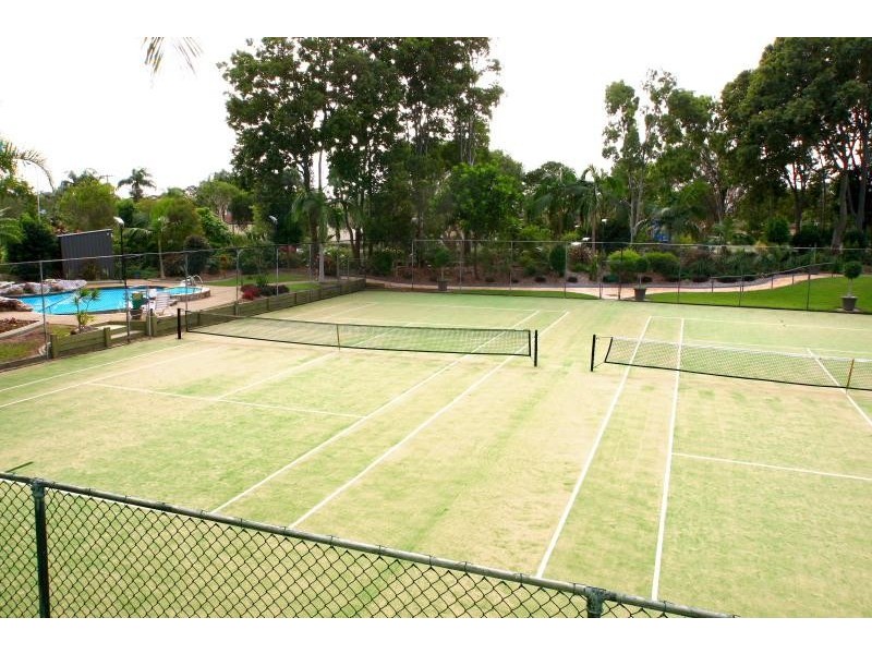 4/56 Hooker Boulevard, Mermaid Waters QLD 4218