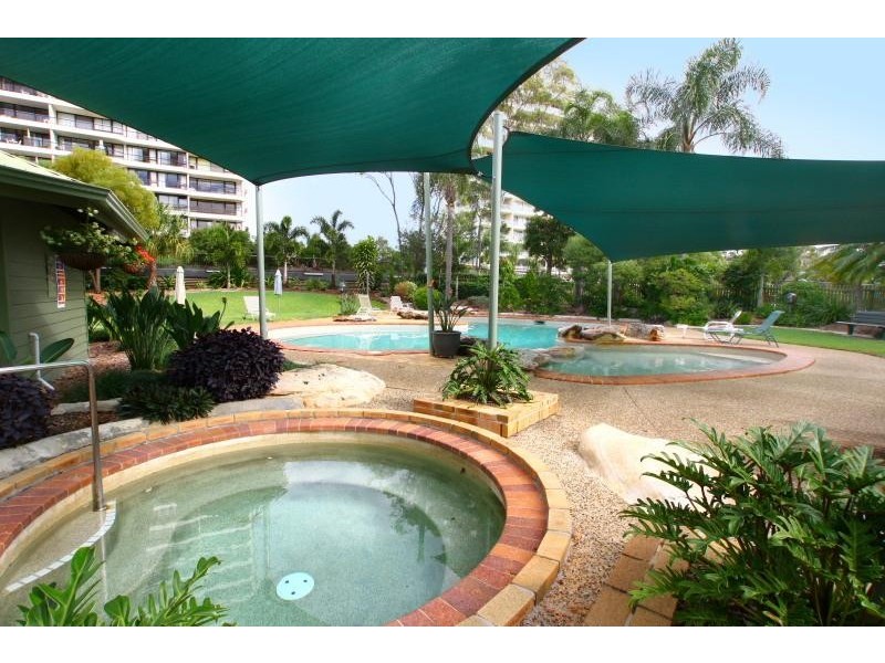 4/56 Hooker Boulevard, Mermaid Waters QLD 4218