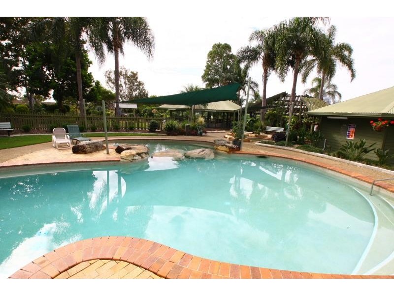 4/56 Hooker Boulevard, Mermaid Waters QLD 4218