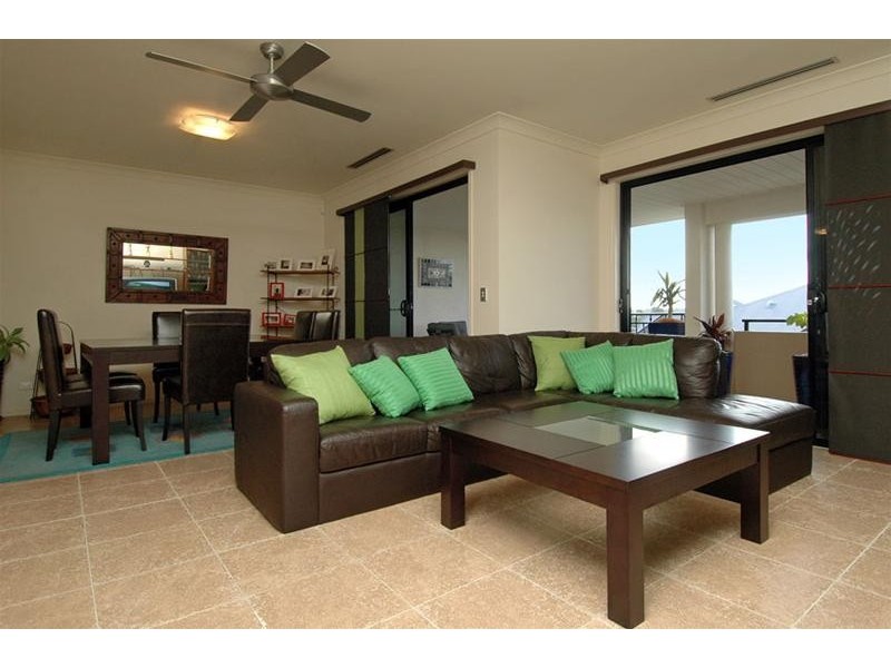 3302 Central Place, Carrara QLD 4211