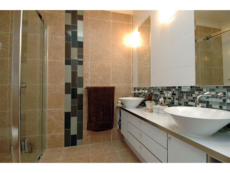 3302 Central Place, Carrara QLD 4211