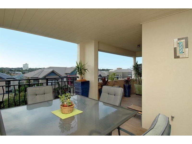 3302 Central Place, Carrara QLD 4211