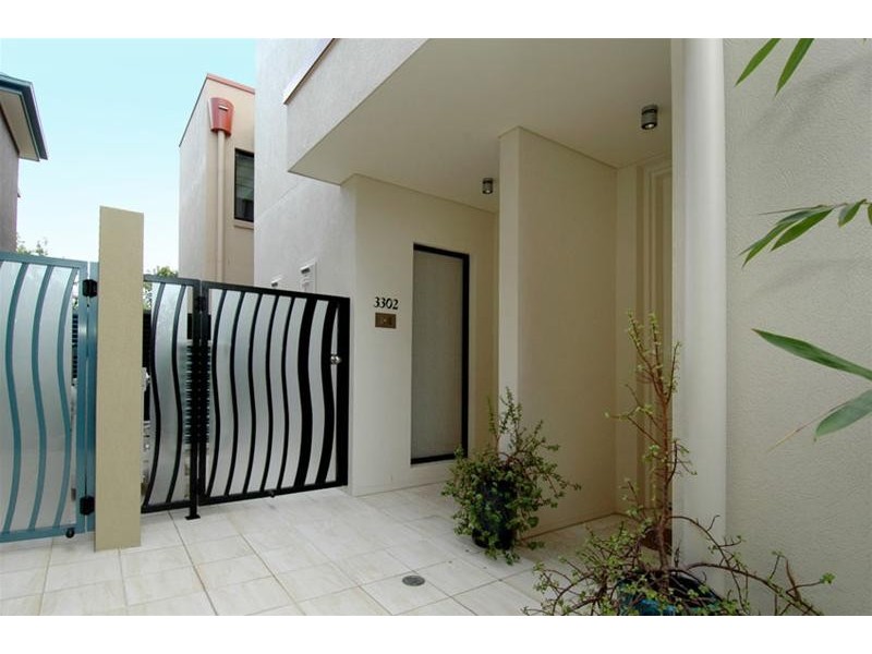 3302 Central Place, Carrara QLD 4211