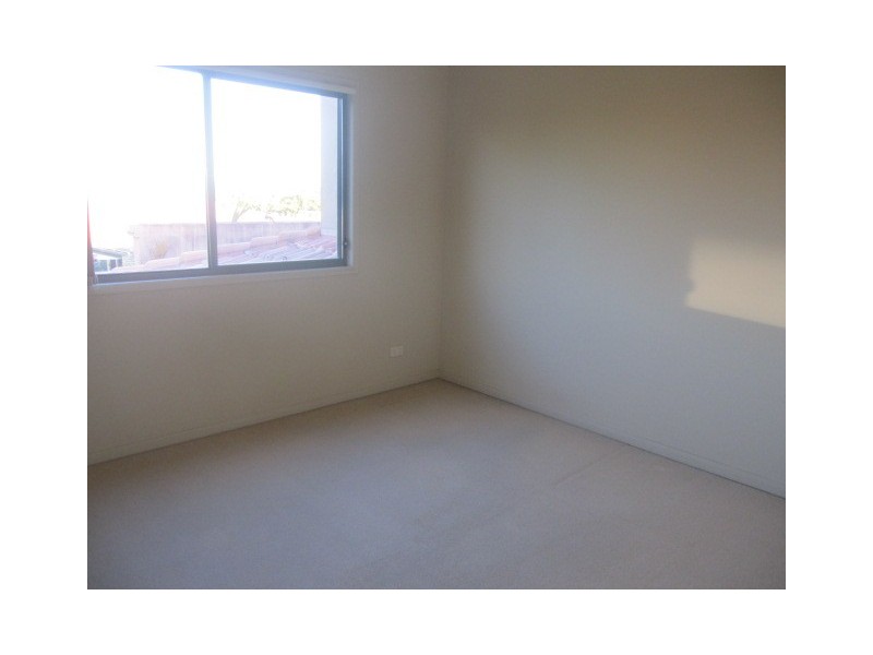 9/20 Fairway Drive, Clear Island Waters QLD 4226