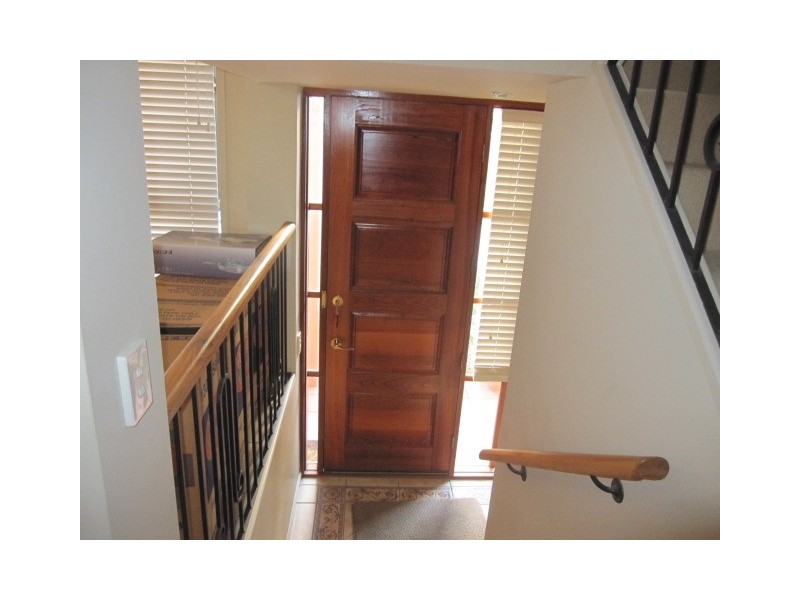 9/20 Fairway Drive, Clear Island Waters QLD 4226