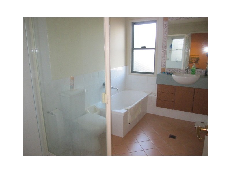 9/20 Fairway Drive, Clear Island Waters QLD 4226