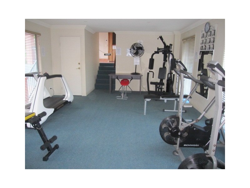 9/20 Fairway Drive, Clear Island Waters QLD 4226