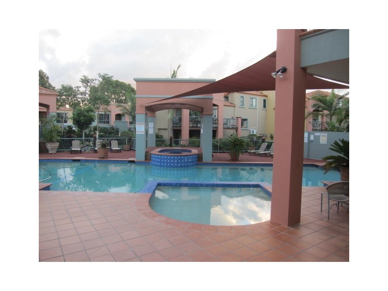 9/20 Fairway Drive, Clear Island Waters QLD 4226