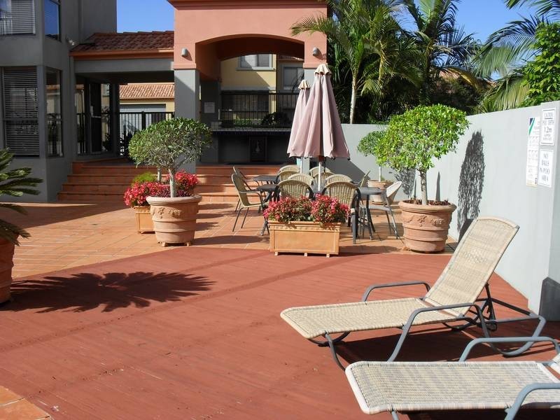 9/20 Fairway Drive, Clear Island Waters QLD 4226