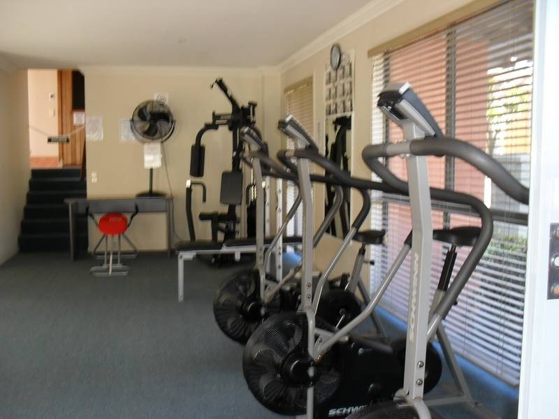 9/20 Fairway Drive, Clear Island Waters QLD 4226