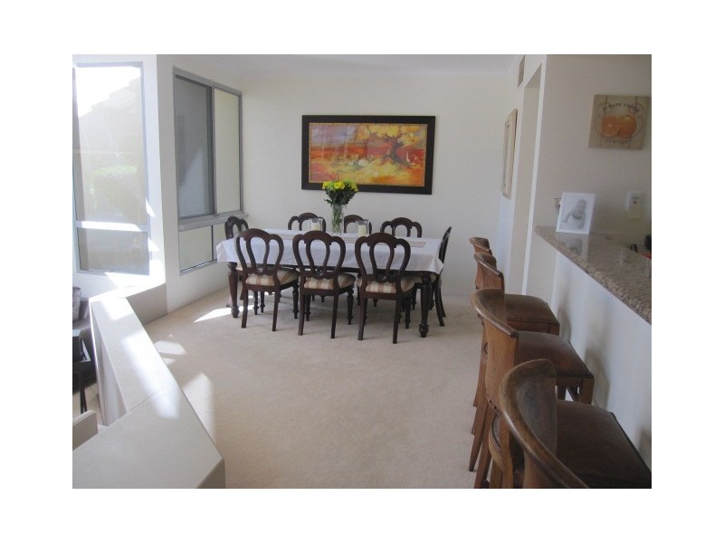 5/125 Santa Cruz Bvd, Clear Island Waters QLD 4226