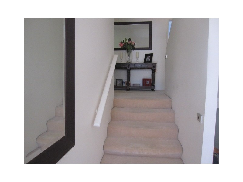 5/125 Santa Cruz Bvd, Clear Island Waters QLD 4226