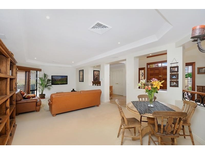 Clear Island Waters QLD 4226