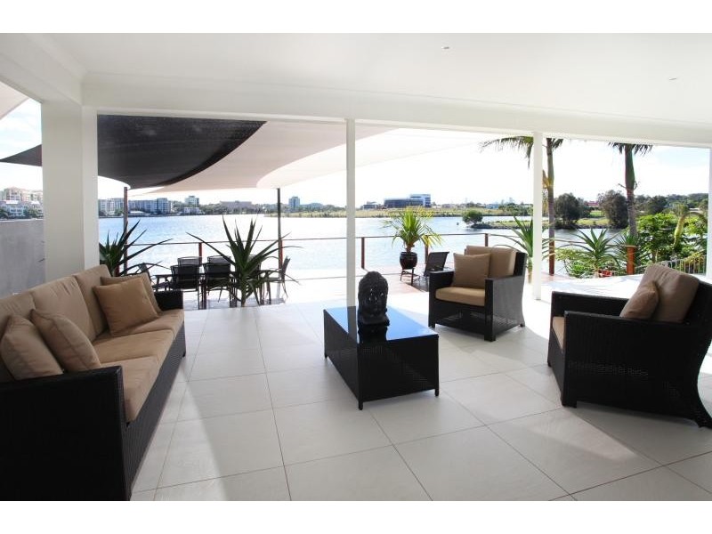 19 Northwestern Court, Varsity Lakes QLD 4227