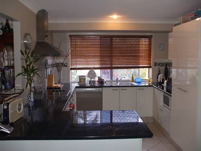 16 Sant Cruz Bvd, Clear Island Waters QLD 4226