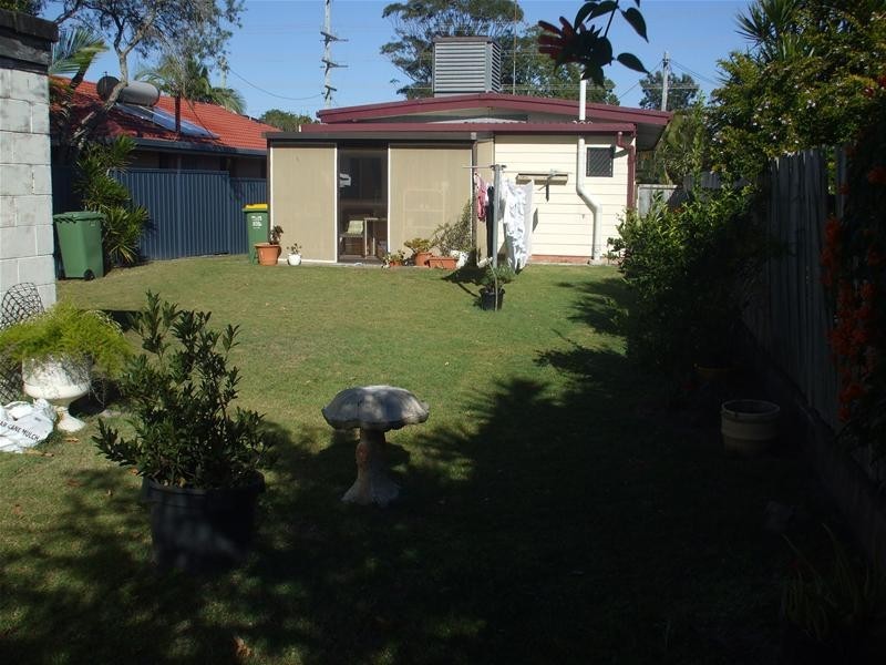 143 Nobby Parade, Miami QLD 4220