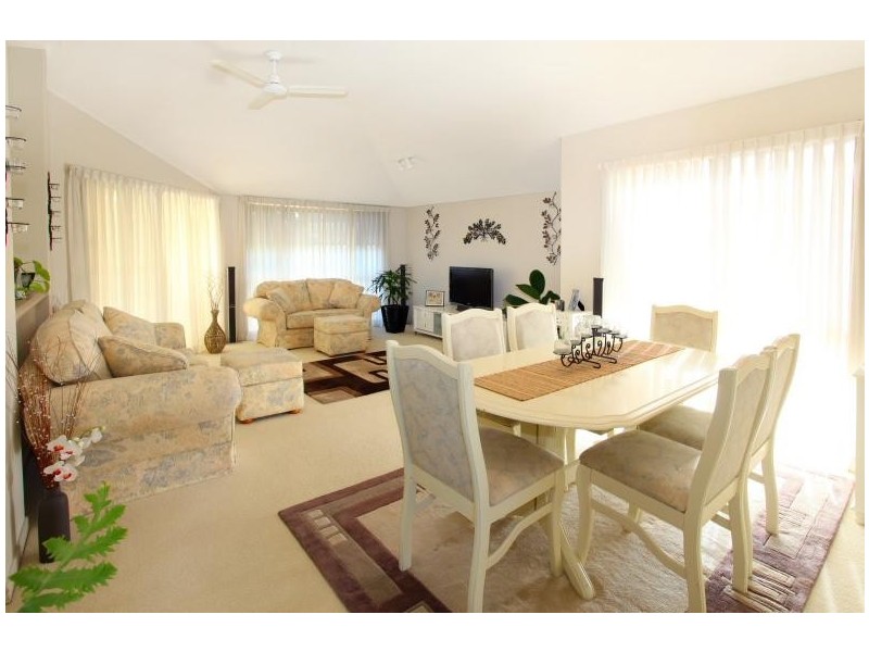 10 Oakleigh Circuit, Robina QLD 4226