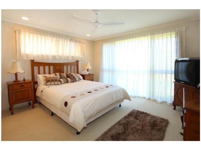 10 Oakleigh Circuit, Robina QLD 4226