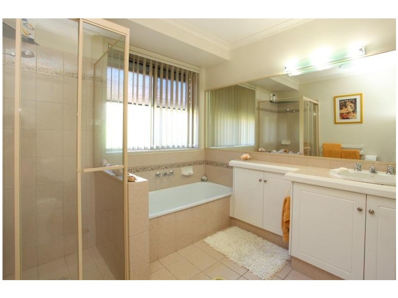 10 Oakleigh Circuit, Robina QLD 4226