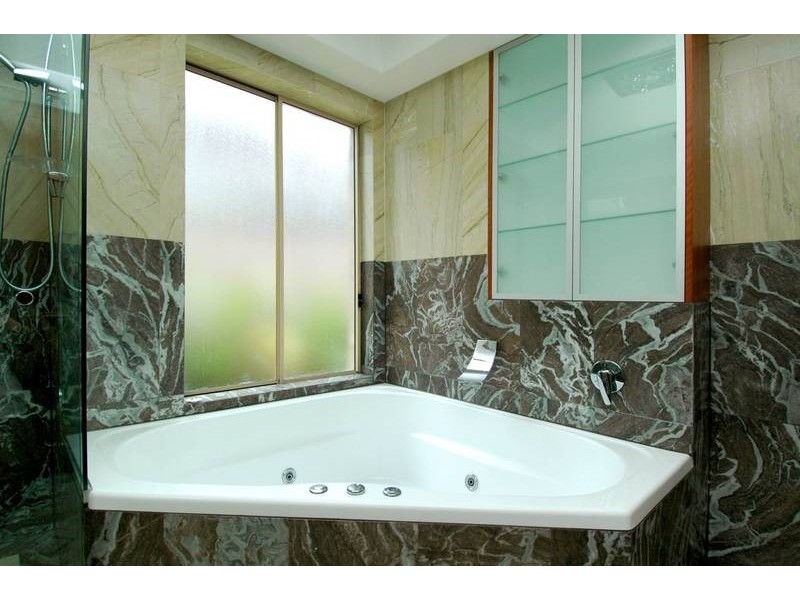 144 Rio Vista Bvd, Broadbeach Waters QLD 4218