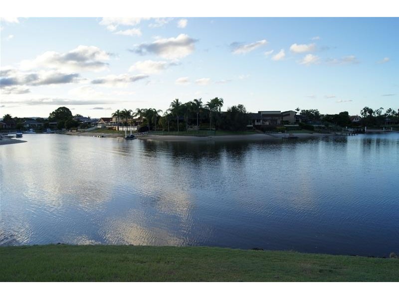 2 Cypress Drive, Broadbeach Waters QLD 4218