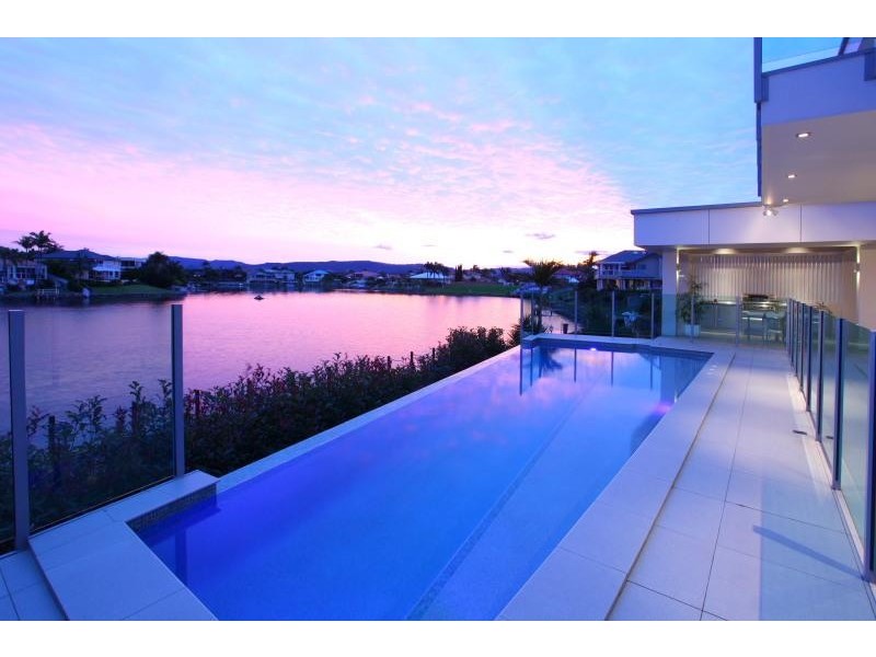 19 San Simeon Drive, Clear Island Waters QLD 4226