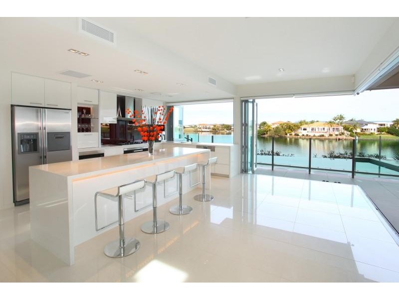 19 San Simeon Drive, Clear Island Waters QLD 4226