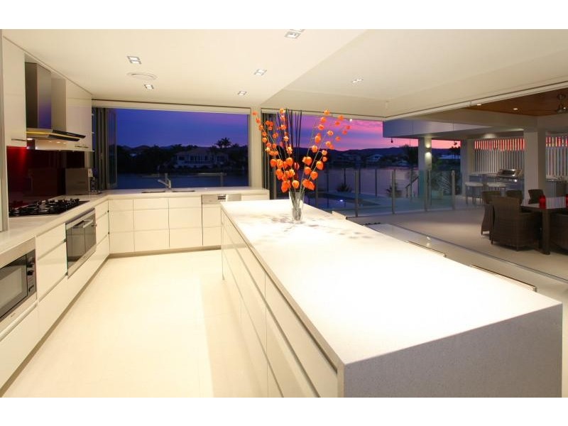 19 San Simeon Drive, Clear Island Waters QLD 4226