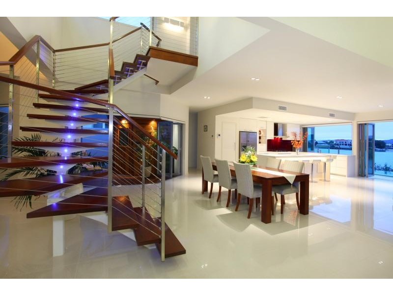 19 San Simeon Drive, Clear Island Waters QLD 4226