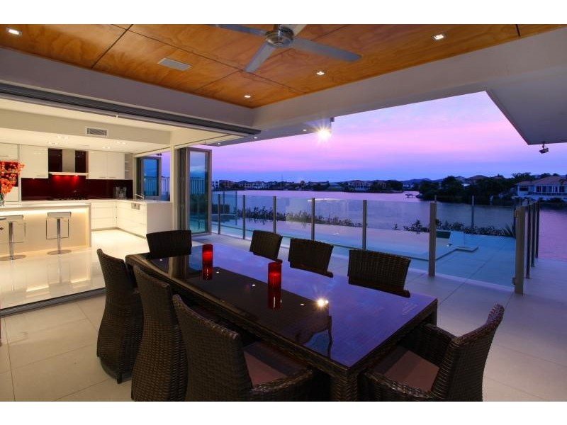19 San Simeon Drive, Clear Island Waters QLD 4226