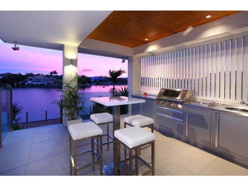 19 San Simeon Drive, Clear Island Waters QLD 4226