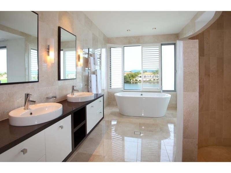 19 San Simeon Drive, Clear Island Waters QLD 4226