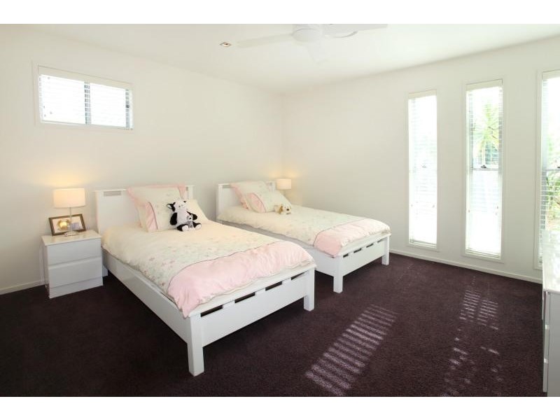 19 San Simeon Drive, Clear Island Waters QLD 4226