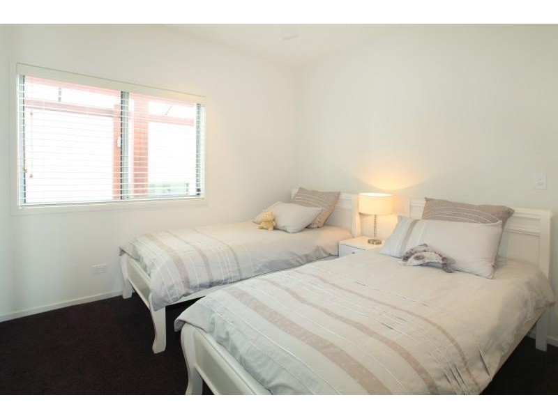 19 San Simeon Drive, Clear Island Waters QLD 4226