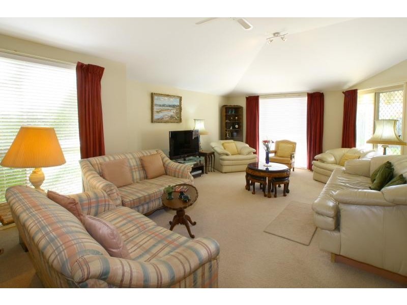 4 Ashwood Court, Robina QLD 4226