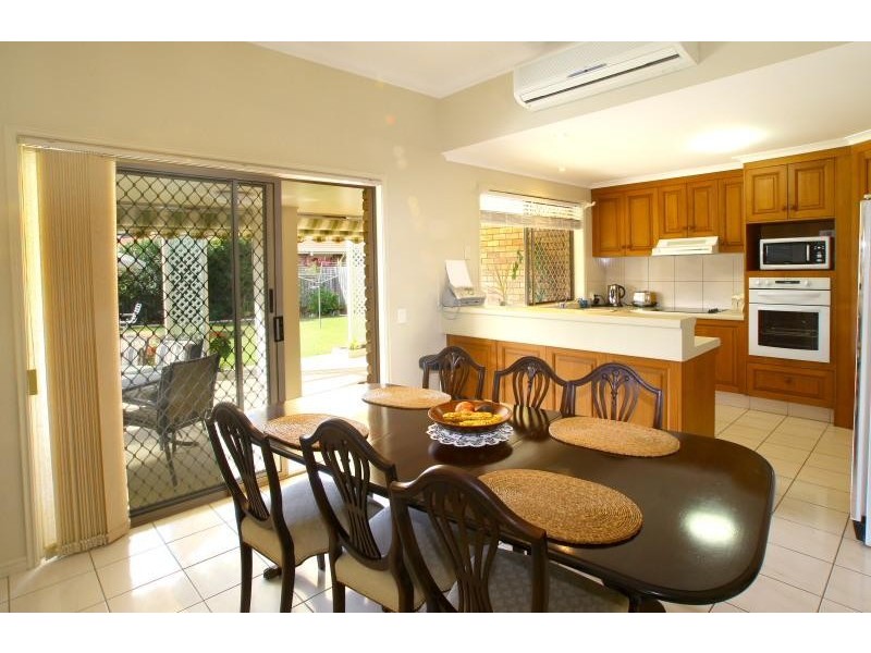 4 Ashwood Court, Robina QLD 4226