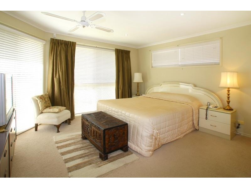 4 Ashwood Court, Robina QLD 4226