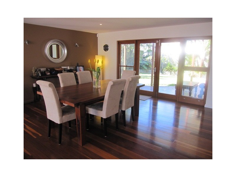 24 The Corso, Isle Of Capri QLD 4217