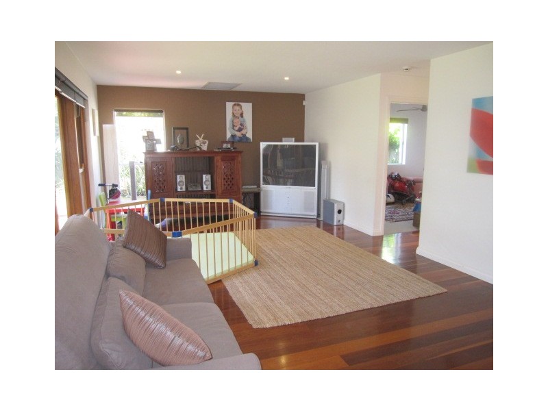 24 The Corso, Isle Of Capri QLD 4217