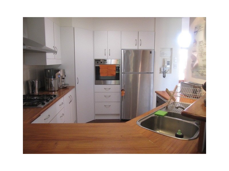 24 The Corso, Isle Of Capri QLD 4217