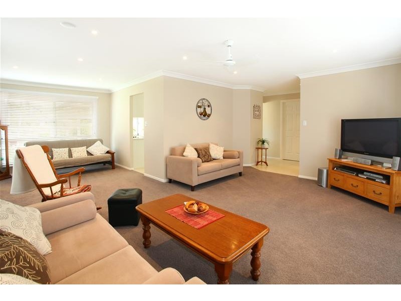 13 Antigua Way, Clear Island Waters QLD 4226