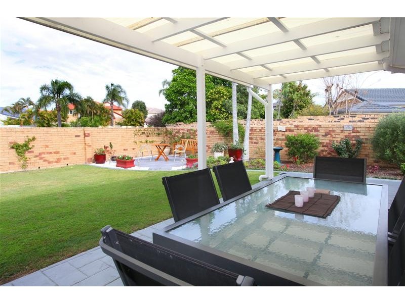 13 Antigua Way, Clear Island Waters QLD 4226