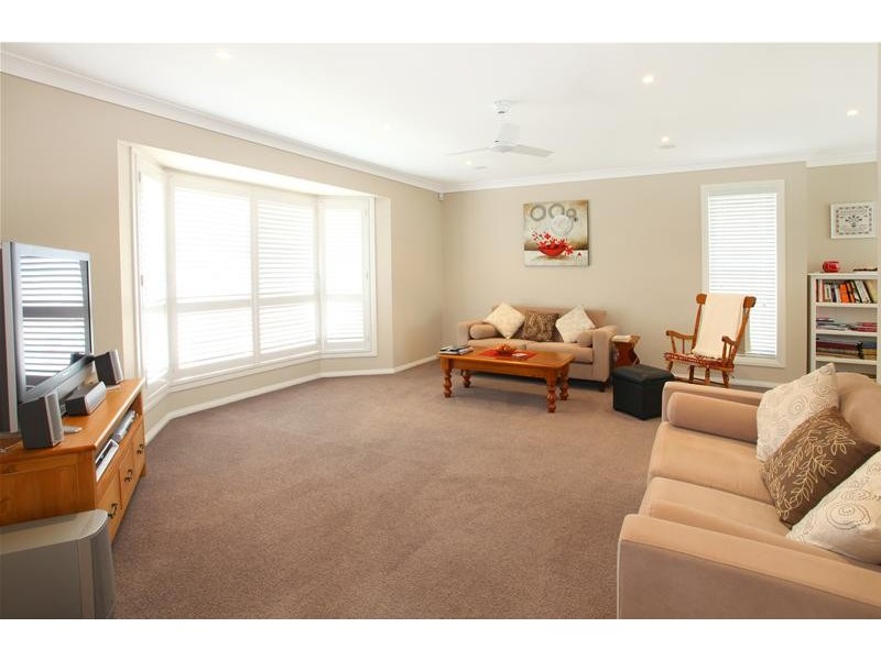 13 Antigua Way, Clear Island Waters QLD 4226