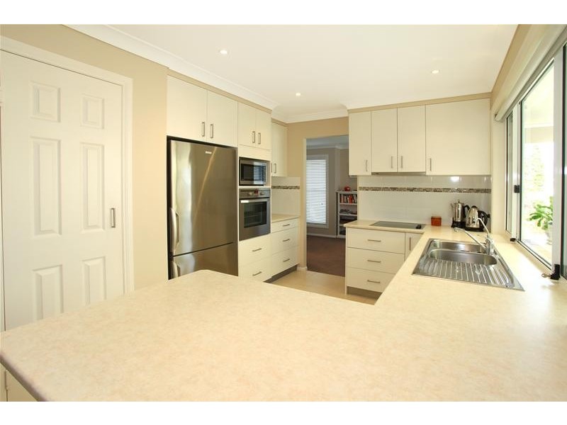 13 Antigua Way, Clear Island Waters QLD 4226