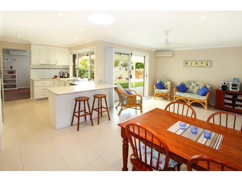13 Antigua Way, Clear Island Waters QLD 4226