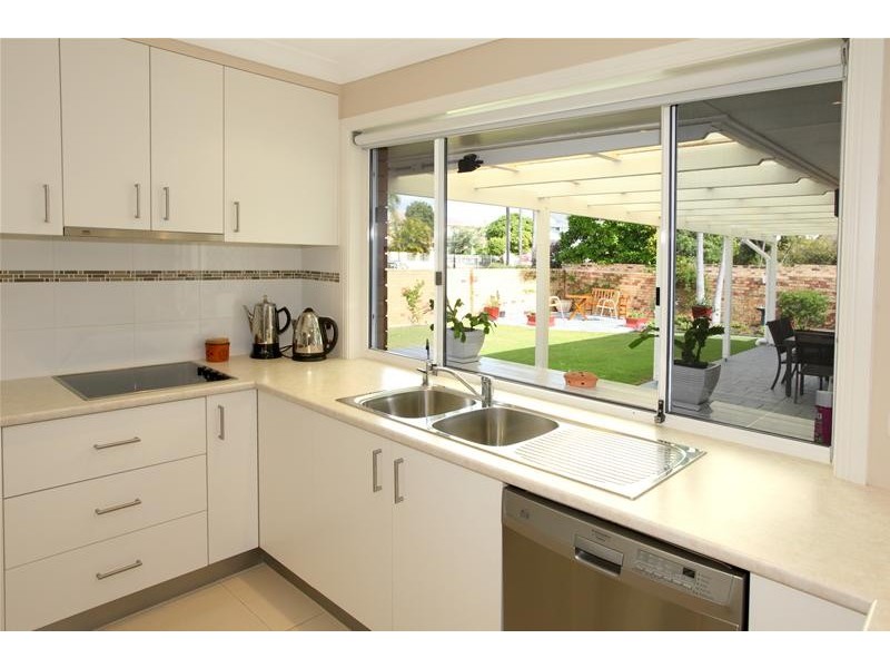 13 Antigua Way, Clear Island Waters QLD 4226