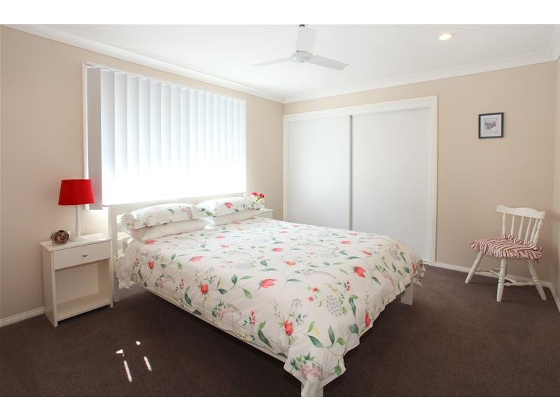 13 Antigua Way, Clear Island Waters QLD 4226