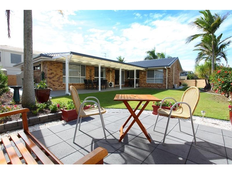 13 Antigua Way, Clear Island Waters QLD 4226