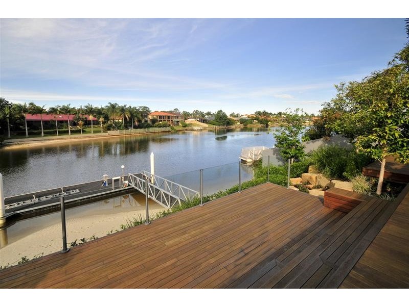 20 Salacia Avenue, Mermaid Waters QLD 4218